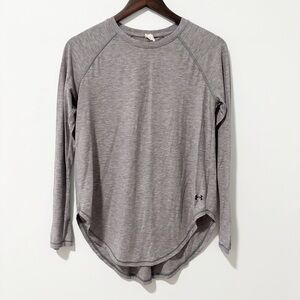 Under Armour Women’s Long Sleeve Heather Gray Performance Top